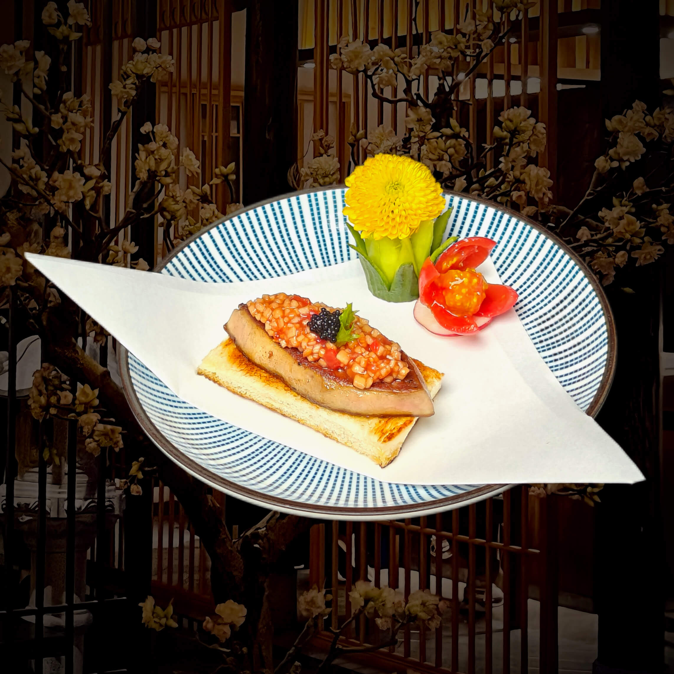 法国鹅肝配黑鱼籽酱