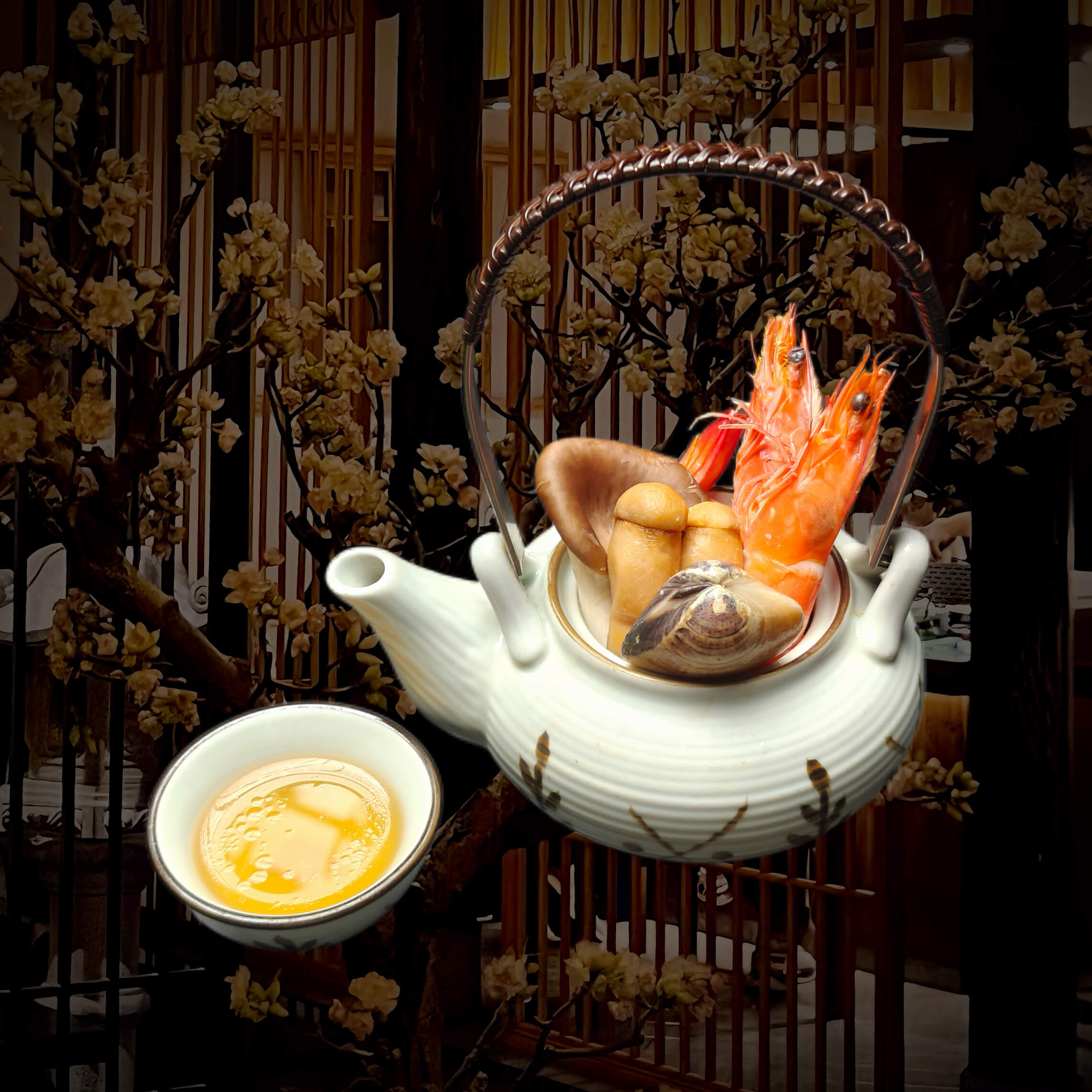 松茸海鲜土瓶汤